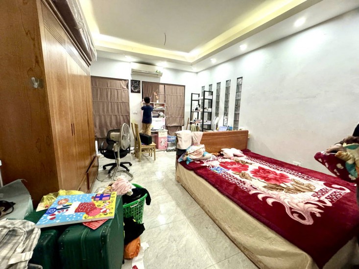 VỊ TRÍ ĐỈNH-2 OTO TRÁNH-VÀO NHÀ-PHỐ VIP-LÂM DU-BỒ ĐỀ-LONG BIÊN-BÁN NHÀ 12,5 TỶ/50M2/4T.